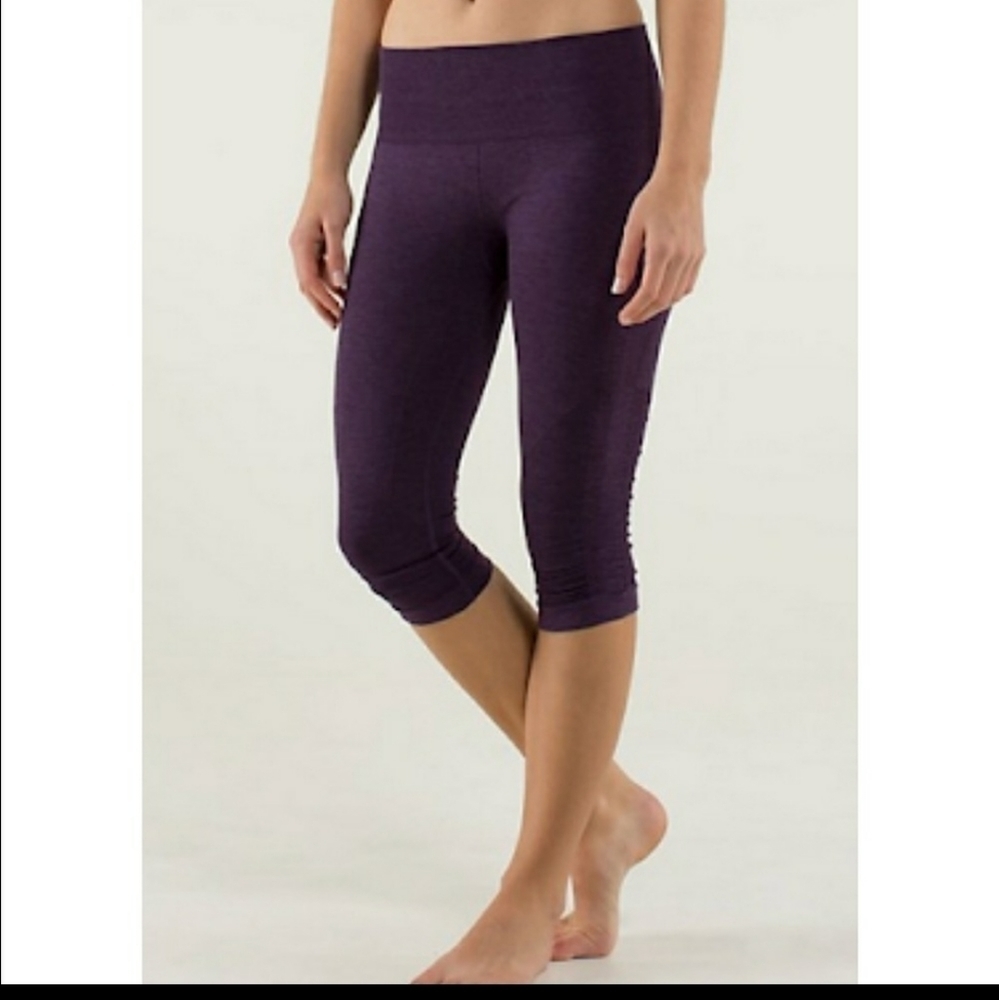 Lululemon purple cropped fishnet leggings
